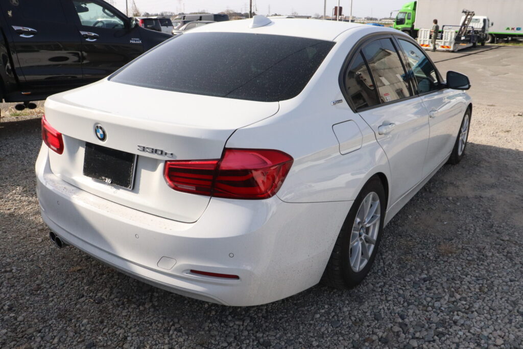 BMW/330e/8E20